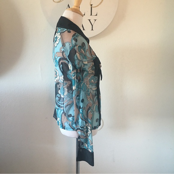 ✨️4/$25 SALE✨️BISOU BISOU blouse. Sz. S - Picture 3 of 5